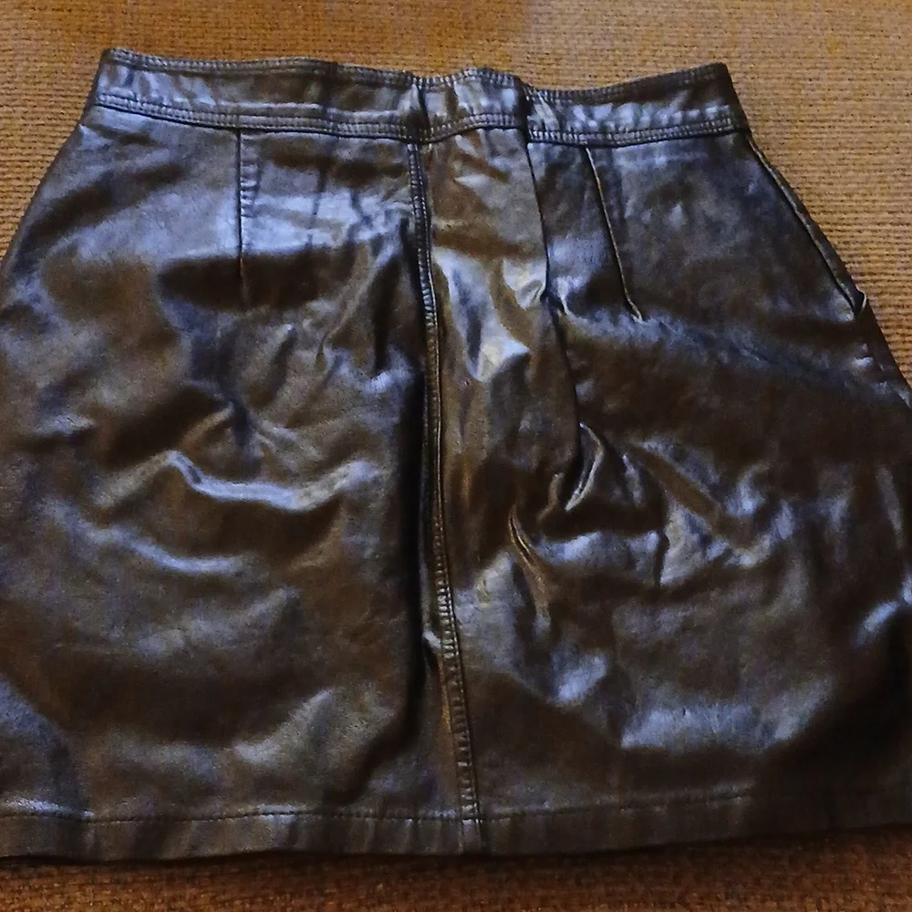 Leather mini - Picture 3 of 4